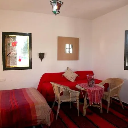 Conil: Beachside Retreat With Pool And Wi-fi