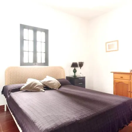Conil: Beachside Retreat With Pool And Wi-fi Roche