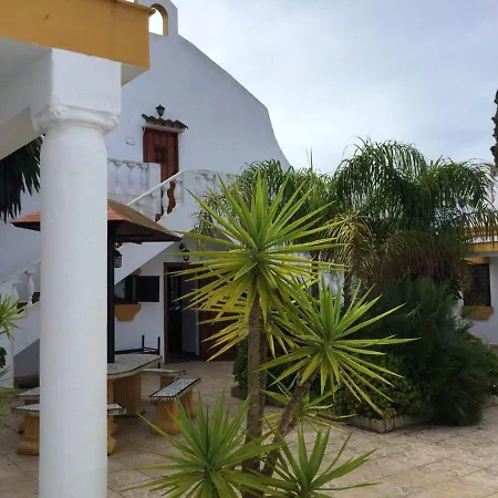 Conil: Beachside Retreat With Pool And Wi-fi