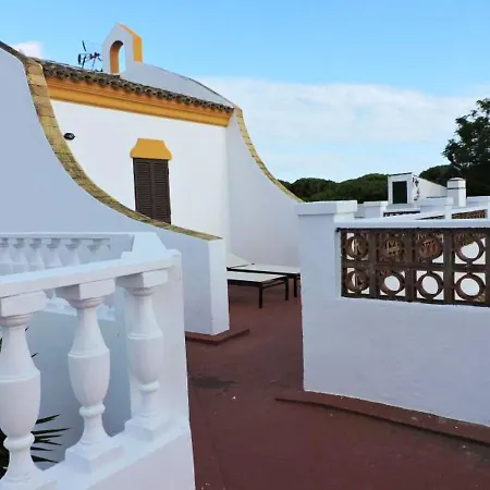 Conil: Beachside Retreat With Pool And Wi-fi