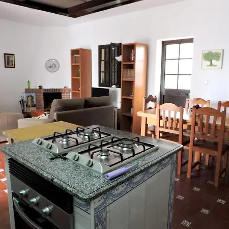 Villa Conil: Beachside Retreat With Pool And Wi-fi